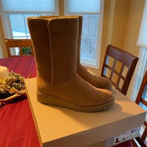 AIME brown Ugg boots